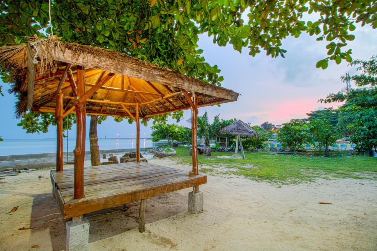 Guerilla Dive Lodge Pulau Pari Jakarta Buitenkant foto